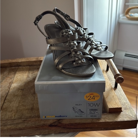 cloudwalkers Elegant Metallic Pewter Strappy Heels Size 10 W - Picture 6 of 6
